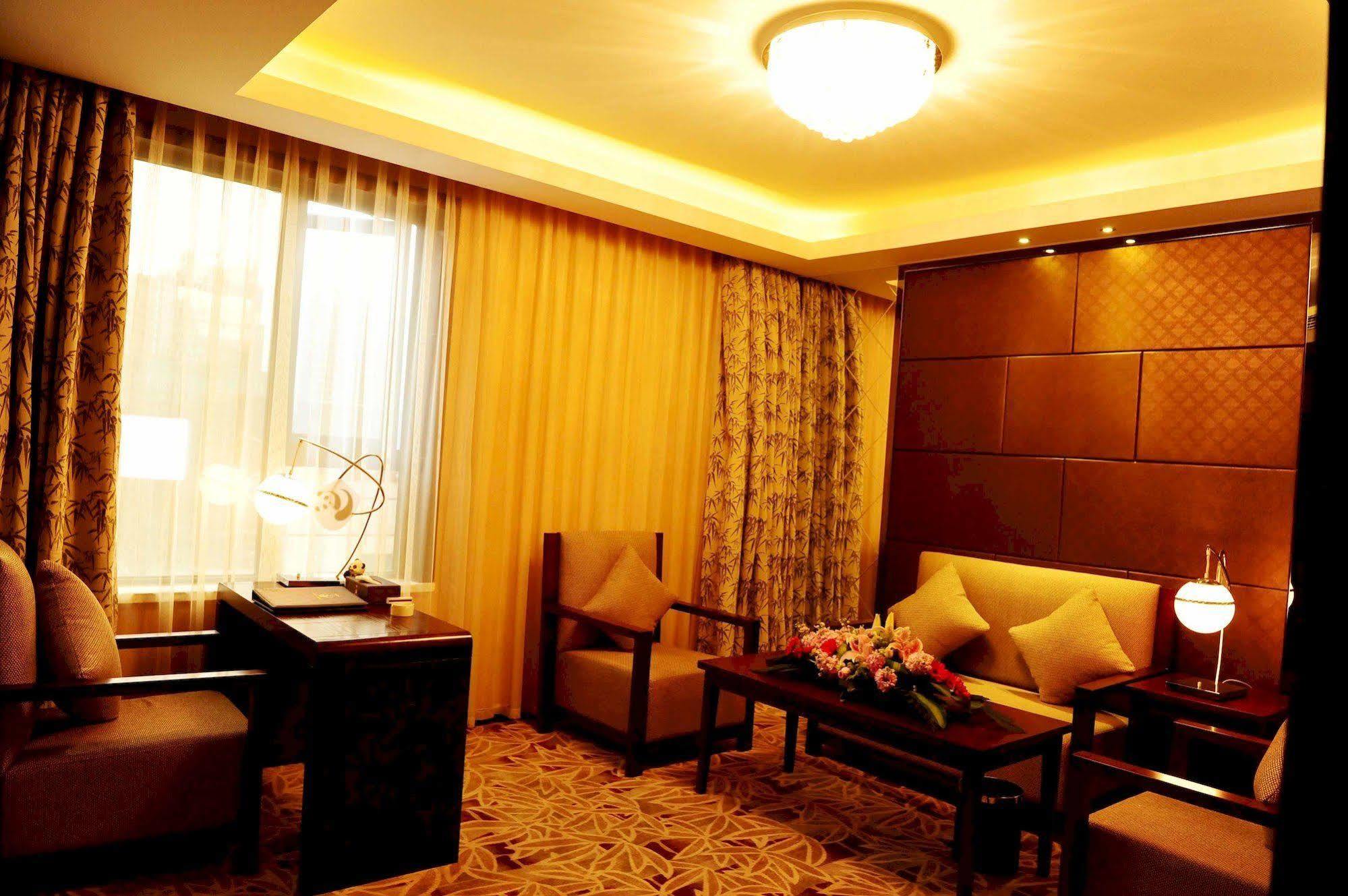 Chengdu Panda Prince Culture Hotel Exterior foto